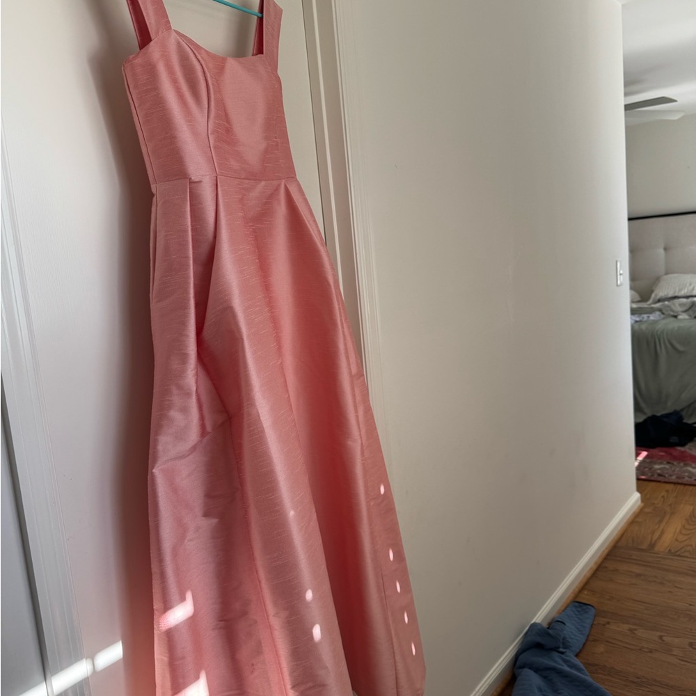 Elegant Pink Sleeveless Gown - Picture 2 of 4